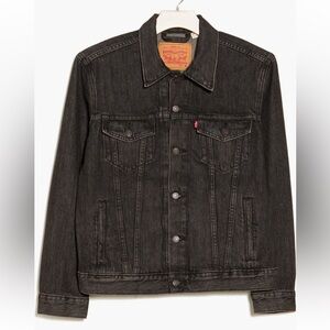 Levi’s black trucker jacket